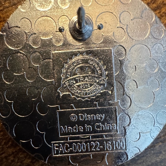 ONE LOT Disney Trading Pins - Picture 3 of 16